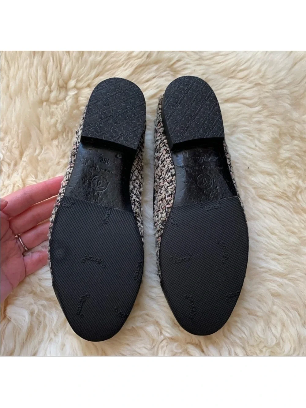 CHANEL Tweed Leather Toe Cap Classic Designer Blogger CC Flats 35